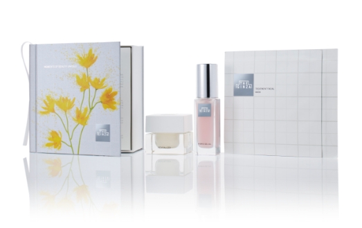 THE GINZA HOLIDAY COLLECTION REVITALIZER COFFRET