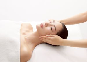 フェイシャル・デコルテ・ハンドトリートメント